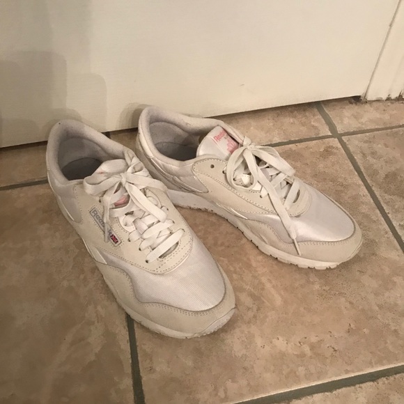 Reebok Classic White Sneakers - Picture 2 of 8